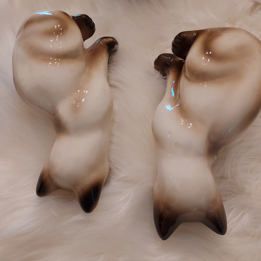Porcelain Siamese Cats by Eneoco Figurines: Made in Korea. - Picture 6 of 10